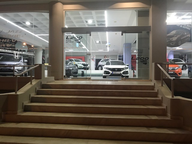 HONDA CIVIC 1.4 5D ΤΡΑΚΑΡΙΣΜΕΝΟ ΜΕ ΧΑΡΤΙΑ
