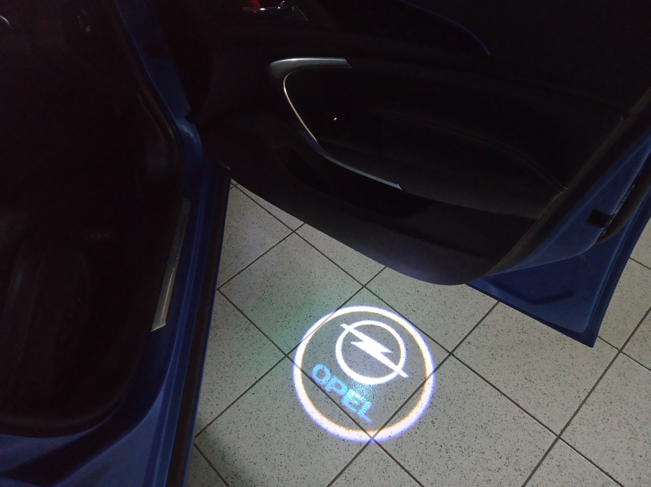 Opel Corsa 2013-thumb-4