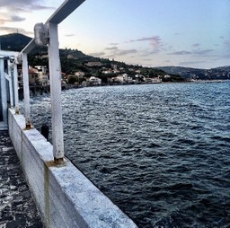 Νίκος